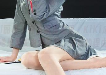 Ligui丽柜 – 在这幅作品里，KiKi成功了，她是天使也是女神，没别的理由。