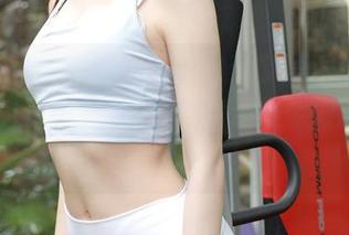 MFStar模范学院 – Ellie艾栗栗集体操服新套图——这些动作我还是能做的，当然是坐着看！