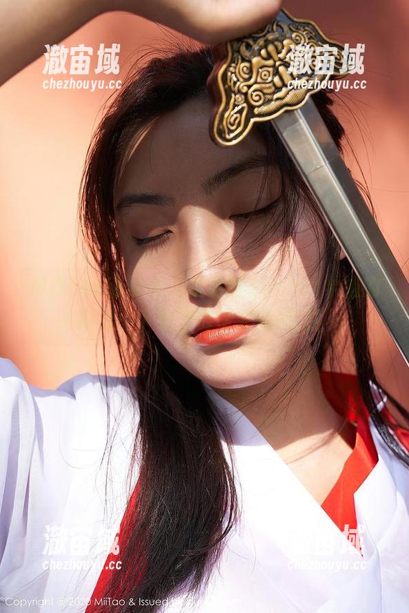 MiiTao蜜桃社 - 索菲娅Sophia学姐的网盘：下载之前请先锁好门！