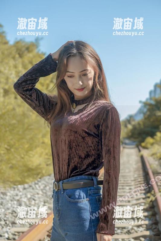 PDL潘多拉-Ellie艾栗栗 PDL潘多拉 - Ellie艾栗栗的网袜大冒险:高清图包,让你看得停不下来!