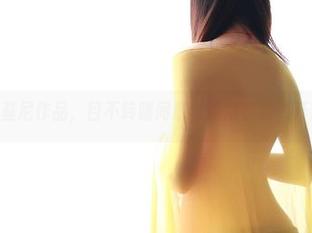 ROSI的比基尼作品，目不转睛间感觉海浪都要“开派对”了！