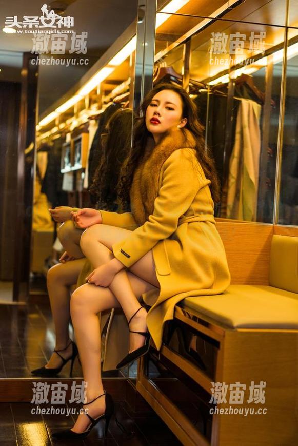 TouTiao头条女神 - 李丽莎与裤里丝的游戏——这波图片值得下载吗？