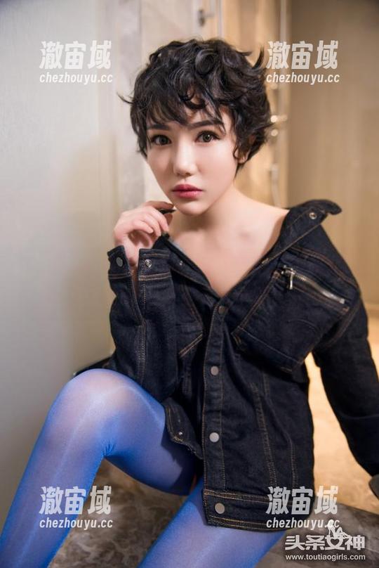 TouTiao头条女神 - 高清壁纸，把果儿Victoria女王元气全开！