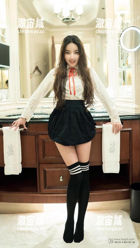 TuiGirl推女郎-林萌萌 TuiGirl推女郎 - 空姐主题?林萌萌的写真原图让我恍惚中想上天。