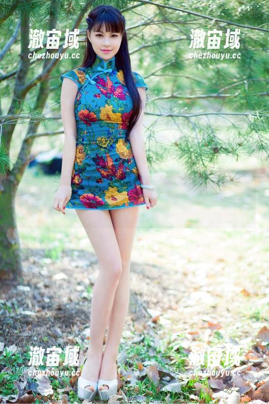 TuiGirl推女郎 - 看，王依萌的美脚套图，有种想抓住的冲动呢！