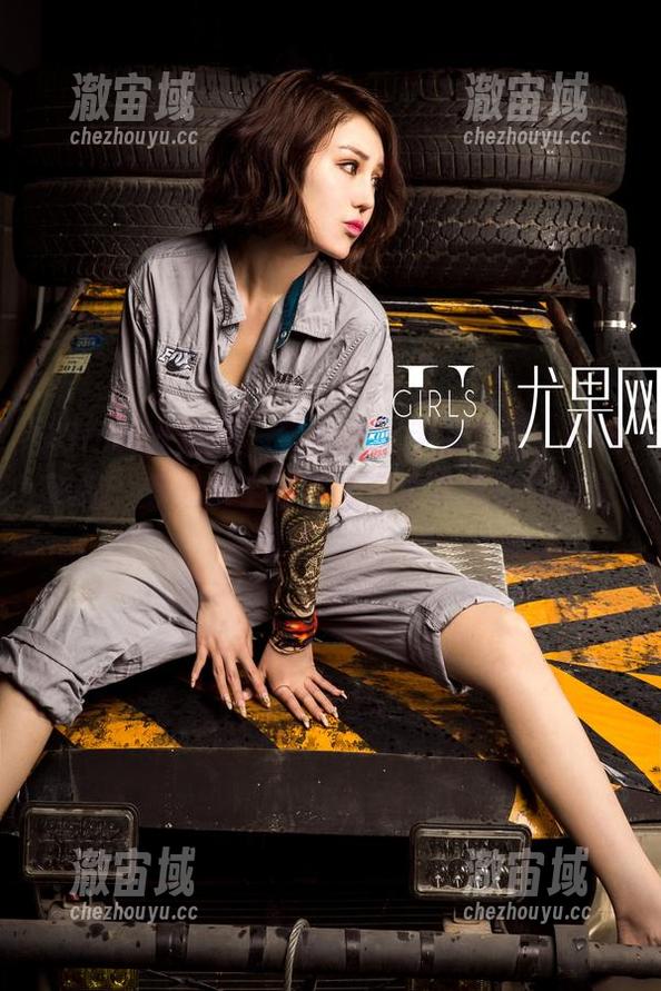 UGirls尤果网 - 霓梓心水手服套图，不得不说，穿起水手服就像是被海流的气息包围了一样。