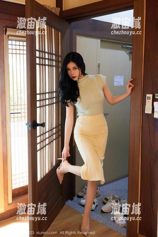Xiuren秀人网-AngelaLee李玲 Xiuren秀人网 - 厨娘AngelaLee李玲的高清魅力,菜刀与风情同行,火花四溅。