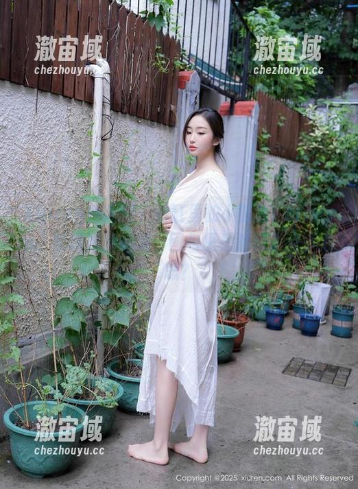 Xiuren秀人网-小狐狸Kathryn Xiuren秀人网 - 浴缸里的小狐狸Kathryn,私房波涛汹涌,图包里居然藏了点小心思?