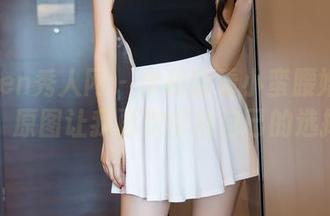 Xiuren秀人网 – 半夜翻看小蛮腰婚纱私拍，原图让我再次审视自己的选择…