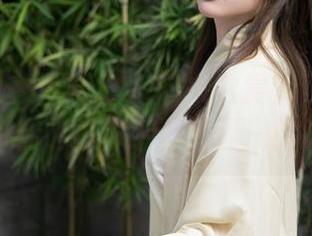 Xiuren秀人网 – 一起来欣赏李可儿的白裙，图包精选里似乎藏着夏日的味道？！