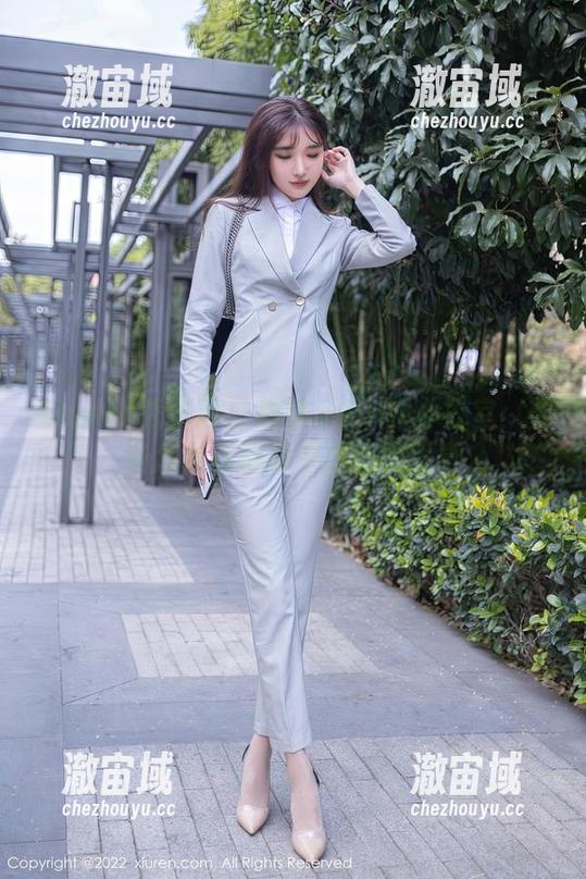 Xiuren秀人网 - 琳琳ailin的办公室：那些怎么说都说不出来的写真