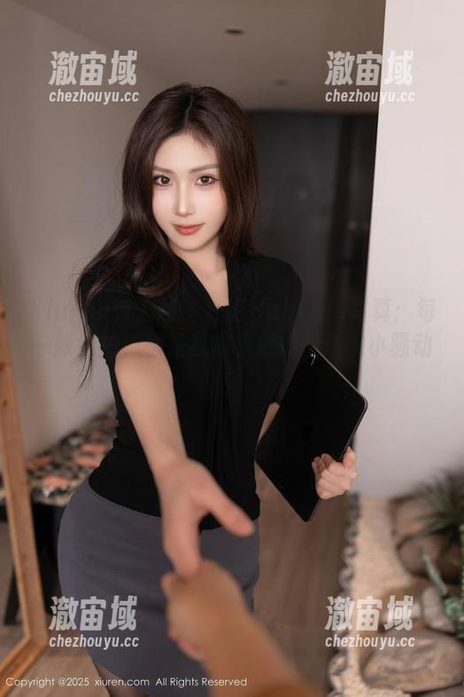 Xiuren秀人网 - 许诺Sabrina写真：每一张自拍，都是我伸手触摸生活的小骚动！