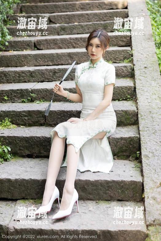 Xiuren秀人网-金幼汐Vivian Xiuren秀人网 - 让金幼汐Vivian的礼服作品唤醒你对美的无尽想象,随便瞧瞧?