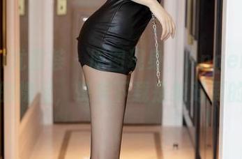 YouMi尤蜜荟 – 原图现身，Angela小热巴的裸足，快来下载是绝对要的！