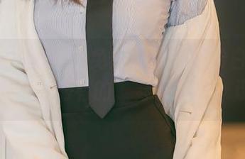 YouMi尤蜜荟 – 免费领取周妍希白衬衫美照，您值得拥有的‘穿衣事故’现场！