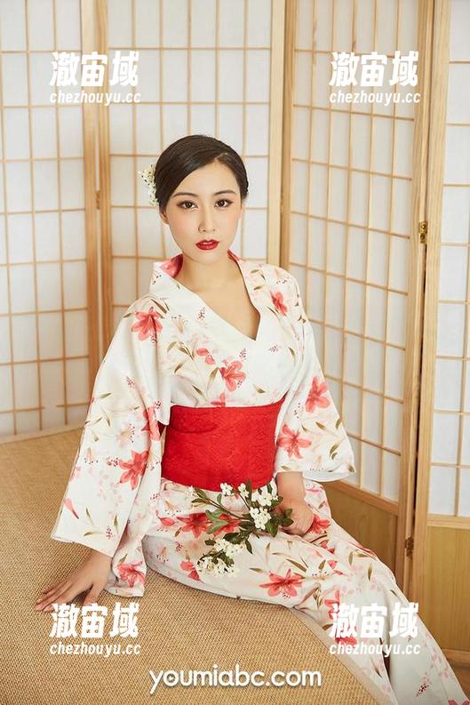 YouMi尤蜜荟 - 吊带秀，小尤奈最新写真集，真有点好奇她的搭配思路。