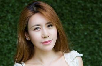 YouWu尤物馆 – 陆萱萱Cecilia的厨娘新照：原图更新，弄得我肚子饿了。