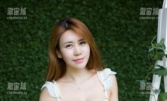YouWu尤物馆 - 陆萱萱Cecilia的厨娘新照：原图更新，弄得我肚子饿了。