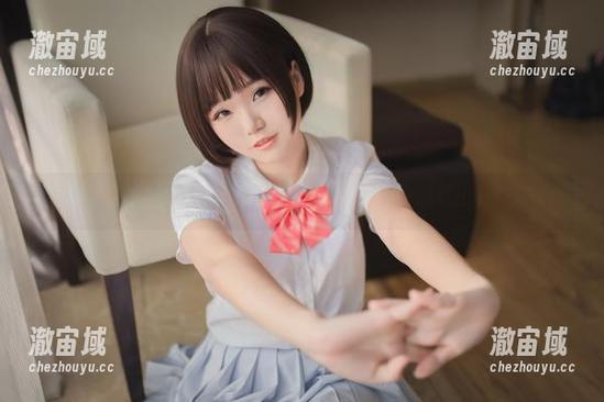 yoko夏宅 看!yoko夏宅的一号本白丝,写真也能玩出花样