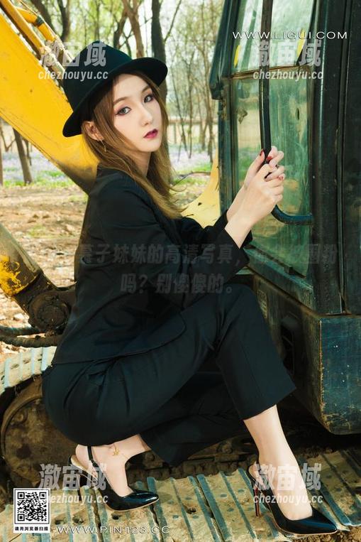 丽柜-慕子 丽柜 - 慕子妹妹的高清写真,你会被圈粉吗?别傻傻的。