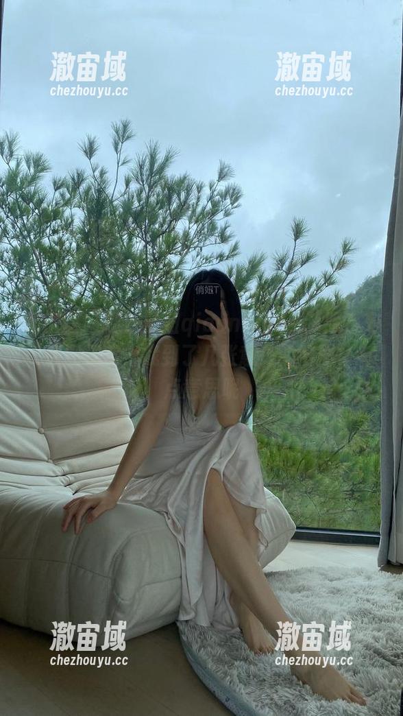 俏妞qiaoniu66 微密圈 - 嗯?俏妞qiaoniu66_制服系列_原图探案,找到了几张意外的好图,有点意思呢
