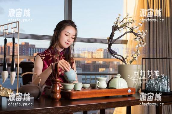 克拉女神 - 看！小芹最新的圣诞原图，点到的“完美”是几分几厘？