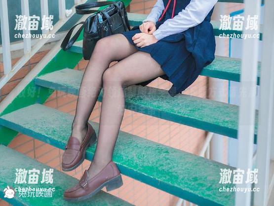 兔玩映画 收好!兔玩映画绝对领域制服裙全集,下载方式请先系好安全带