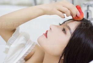 微密圈 – 古阿扎的万圣节写真，一瞥就让我想起了小时候的糖果梦。