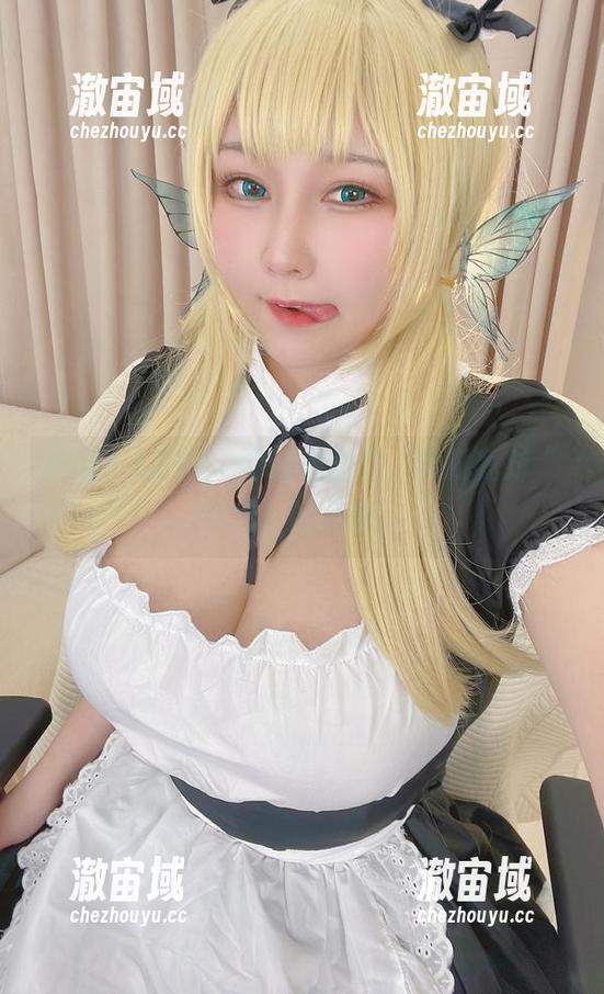咔喵KANEKO的制服写真，颠覆我对“乖巧”的理解。