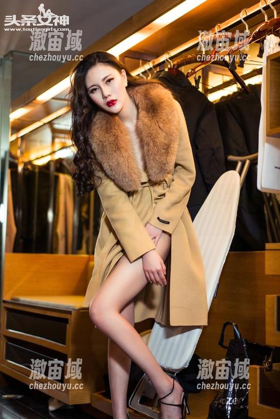 头条女神 - 琳琳的女孩套图：小心别被撩到哦！