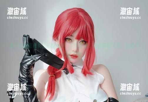 坐下来慢慢看女主K的和服，原图里她若隐若现的气息，让我不自主呢喃。