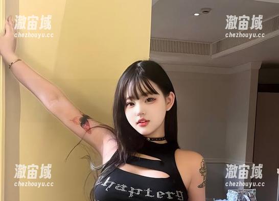 微密圈 - 听说小u优优子的红色内衣套图资源爆棚，快去抢！不然会被吃掉哦！