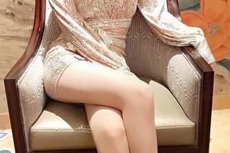小女巫露娜长腿，划分原图和其他腿的界限，图册里腿多到让你咋舌！