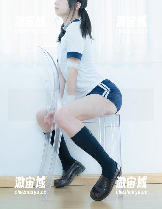 少女秩序 - 壁纸中的乐栀，一看就是学妹中的校花，原图太上头。
