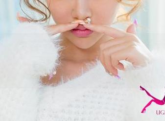 尤果网 – 你在这宽阔的海边，杨乔之的资源好像带着一丝想入非非的小小意味。