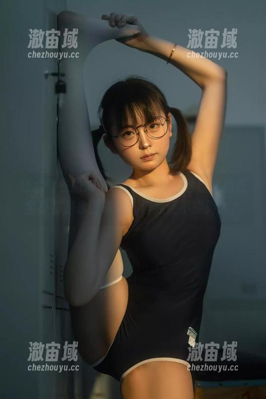 幼水铃衣 幼水铃衣的Miku原图在线,看过之后我全身都是水的味道,但我还不能游泳?