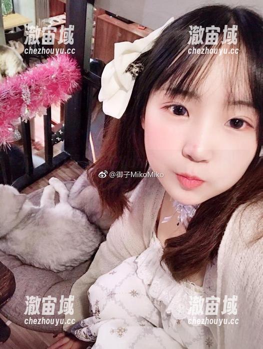 御子Yumiko 不只是口罩,御子Yumiko的写真做到了让你目不转睛