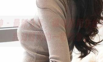 推女神 – 最新分享，谭晓彤用灰丝打破了我对时尚的一切想象。
