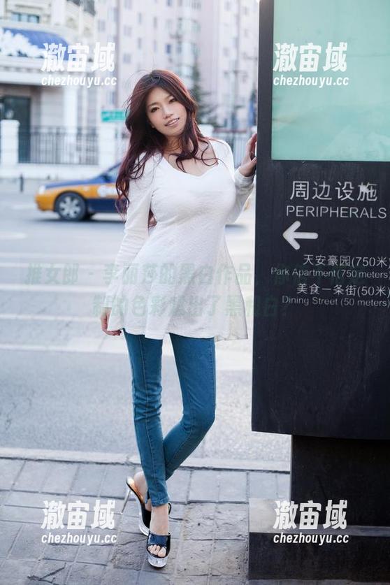 推女郎 - 李丽莎的黑白作品，你信不信定制的色彩超出了黑和白？