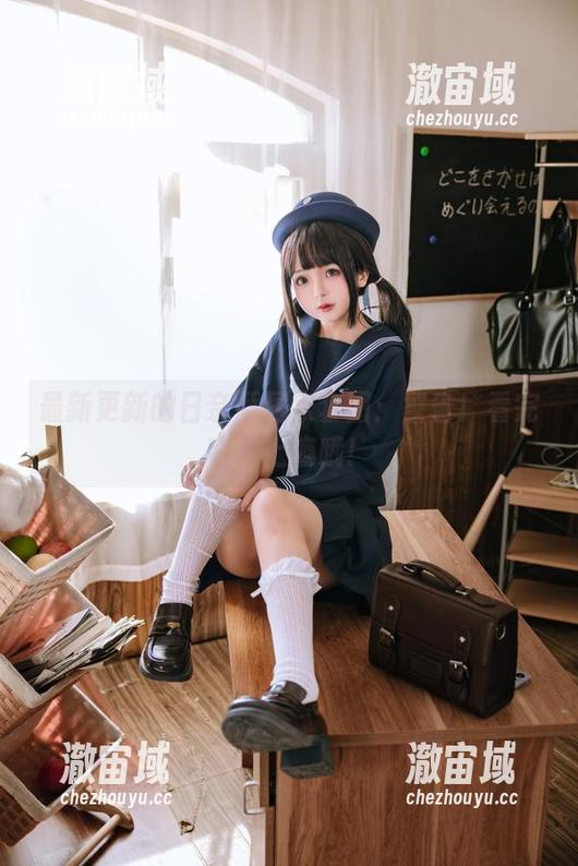 日奈娇 最新更新的日奈娇居家套图:警告!看完容易上瘾哦!