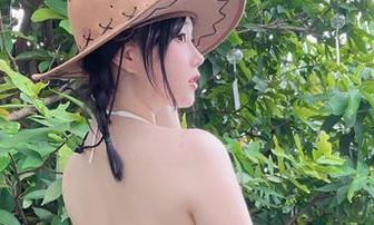 是一只废喵了的护士COS，资源里藏着那么点小暧昧？