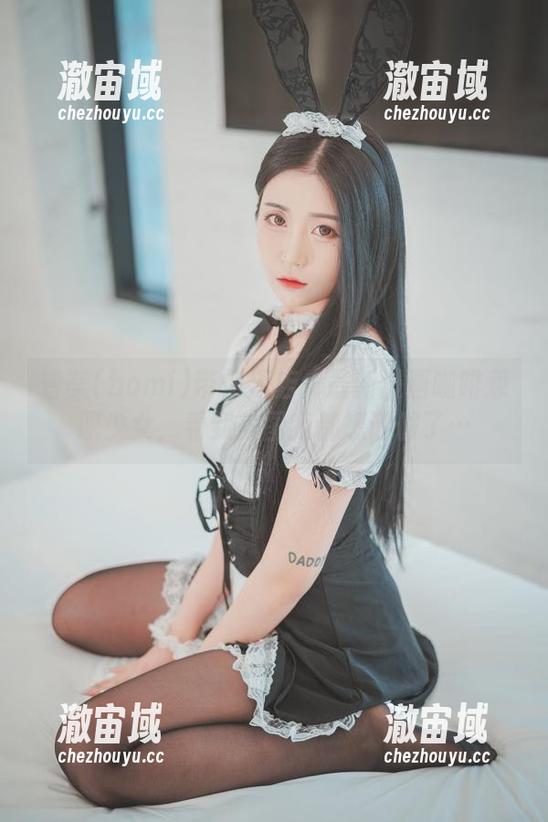 普美(bomi)带你探店：最新漫画咖啡兼职少女，看到美图我都想请假了…