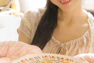 一键下载，木绵绵OwO的女王图集，像打开了一个新奇的异次元。