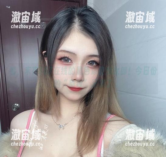 看，末夜787在线的黑色漆皮兔女郎！今日份的“别致”又来了
