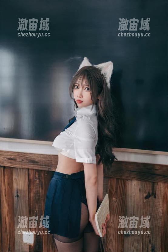 杏仁曲奇 杏仁曲奇与她的浴缸图集,亲密接触能否让你找回童年愉悦?分享吧,友情提醒,别滑倒哦