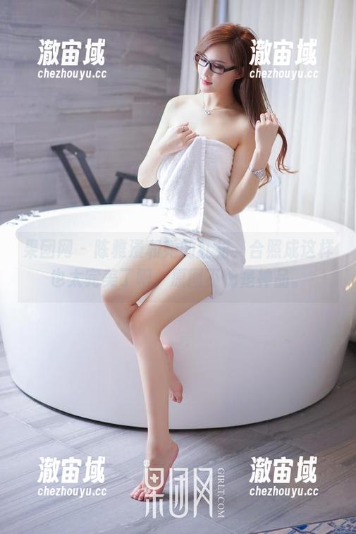 果团网 - 陈雅漫和她的红裙，合照成这样也太完美了吧，原图不愧是神品。