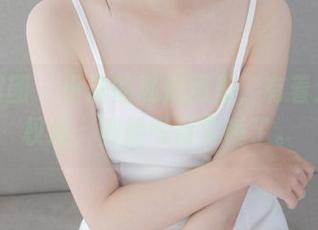 森萝财团 – 小满的私拍照里，有着无形的权威，御姐气质实锤了。
