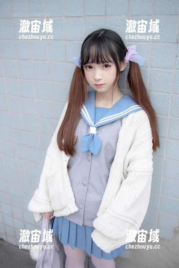 森萝财团私房写真：黑丝学生妹，沉迷于日常的不做作也能有个性！