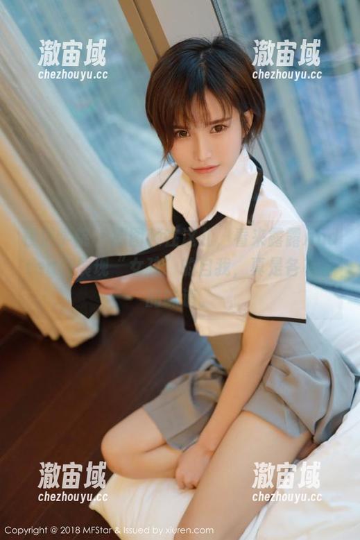 模范学院 - 原图赖在这儿，看来露露Andrea在展现“女孩”的自我，真是各有各的味道。