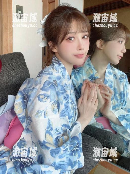 观水淼aqua的白色美图，有种想要穿过去拿一块大白巧克力的冲动。